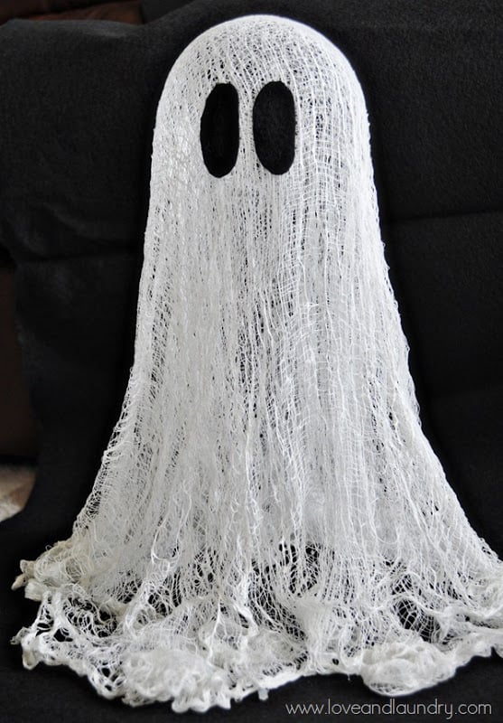 Easy and Cheap DIY Ghost Halloween Decor