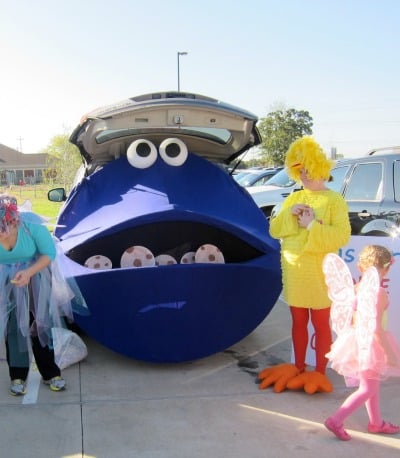 Cookie Monster Trunk or Treat DIY