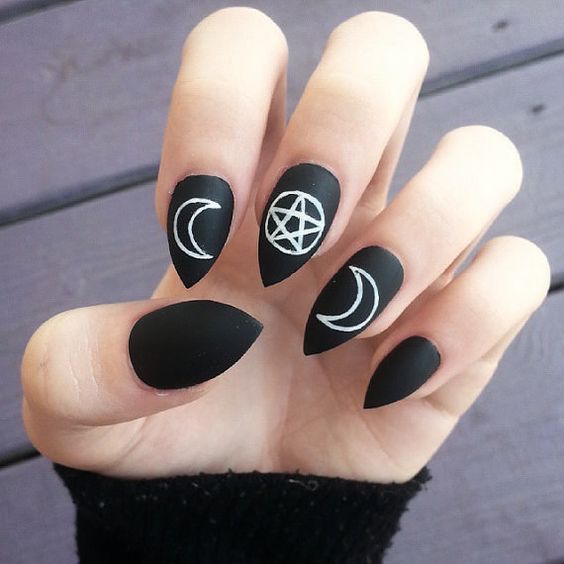 Halloween Black and White Chalk Pentagram Nails