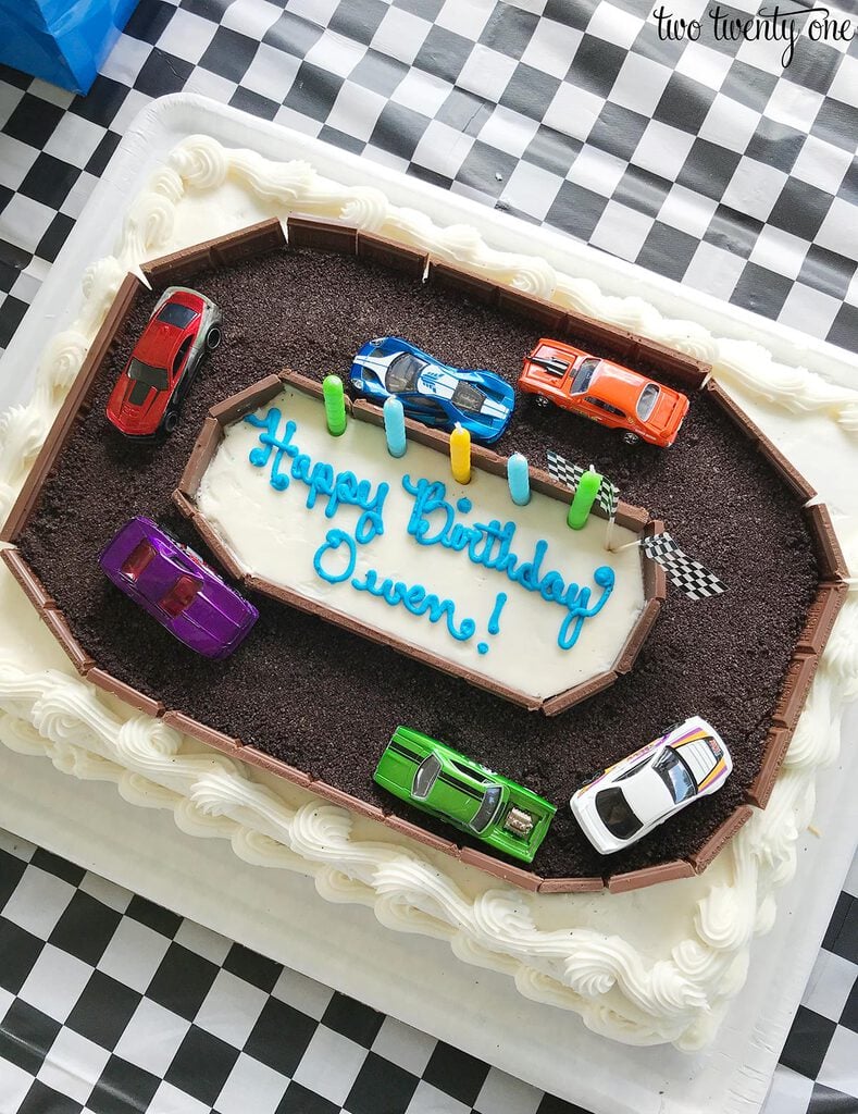 Bolo Mesversário Menino: Confira 30 Melhores Ideias 30 Melhores Ideias de Bolo Mesversário Menino
