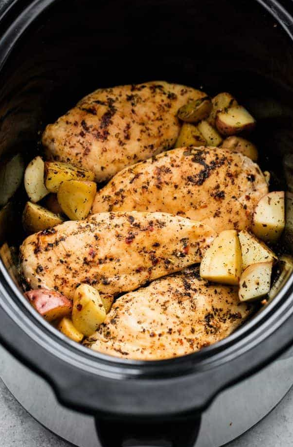 These Crock Pot Recipes Are So Easy & DELICIOUS! I love how much money and time can be saved by using a slow cooker!