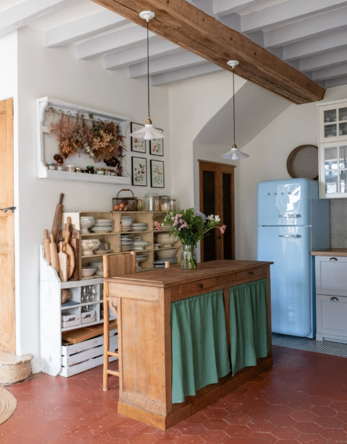 Aesthetic Moody Farmhouse Kitchen Ideas