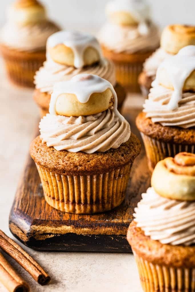 34 Cozy Christmas Cupcake Ideas