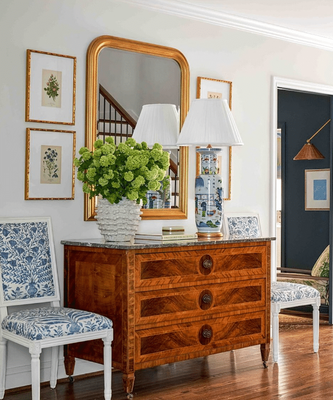 Small Entryway Decorating Ideas That Maximize Space and Style
