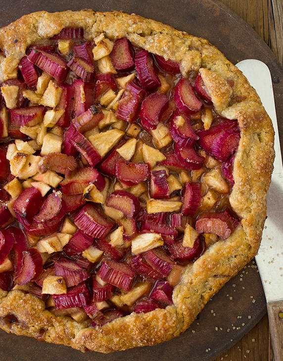 Sweet, Tart, & Delicious Rhubarb Recipes to Try This Season