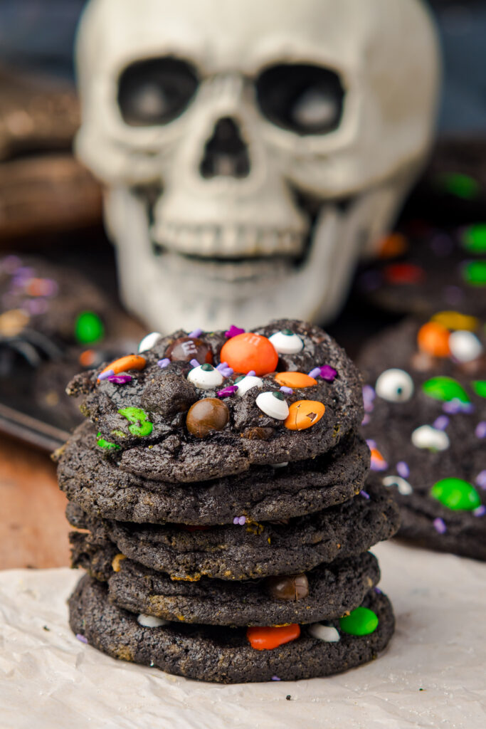 Halloween Chocolate Chip & Peanut Butter Monster Cookies | If you’re looking to whip up something wickedly delicious for your Halloween party or a cozy night in, these Halloween Monster Cookies are just what you need.