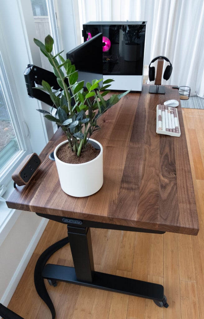 UPLIFT V3 Standing Desk Review