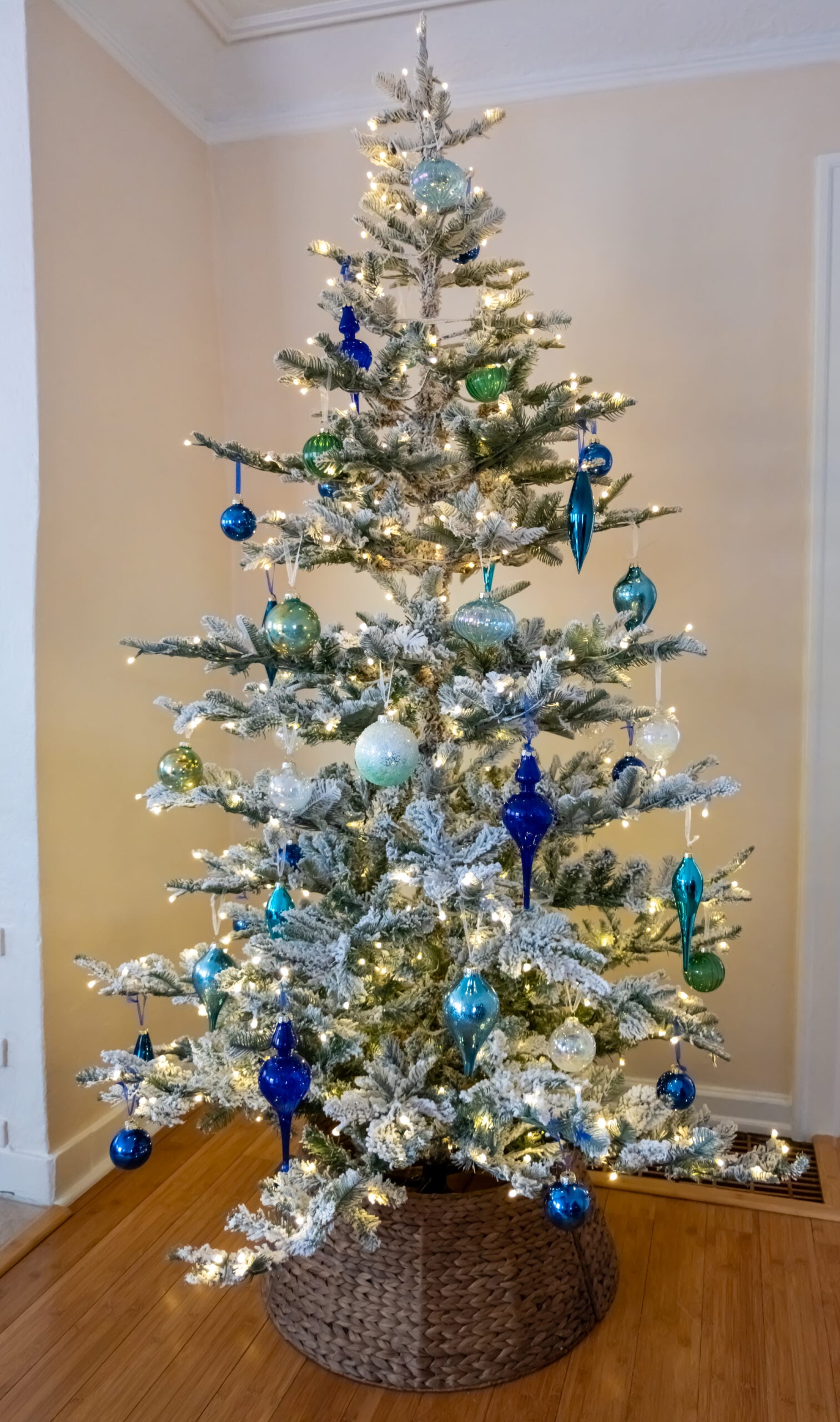 White & Blue Christmas Tree (Snowflake Theme)
