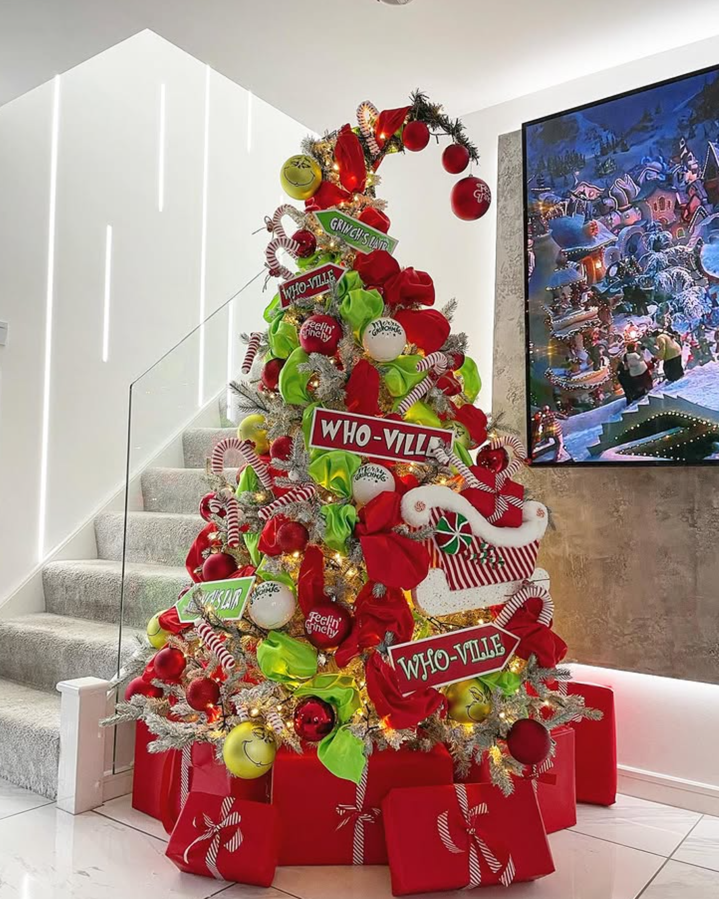 18 Whimsical Grinch Christmas Tree Ideas That'll Bring Out Your Inner Who