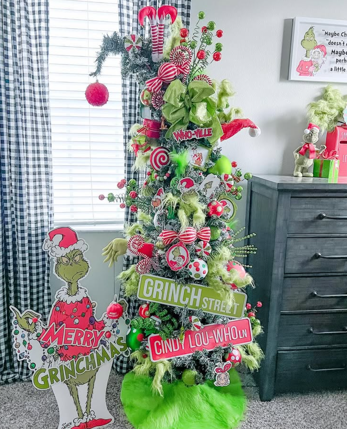 18 Whimsical Grinch Christmas Tree Ideas That'll Bring Out Your Inner Who
