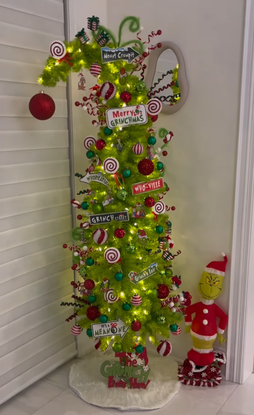 18 Whimsical Grinch Christmas Tree Ideas That'll Bring Out Your Inner Who