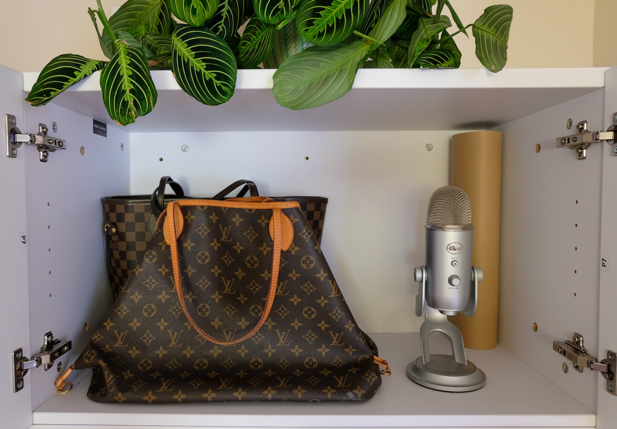 Office Organization Tips - Aesthetic Desk Setup