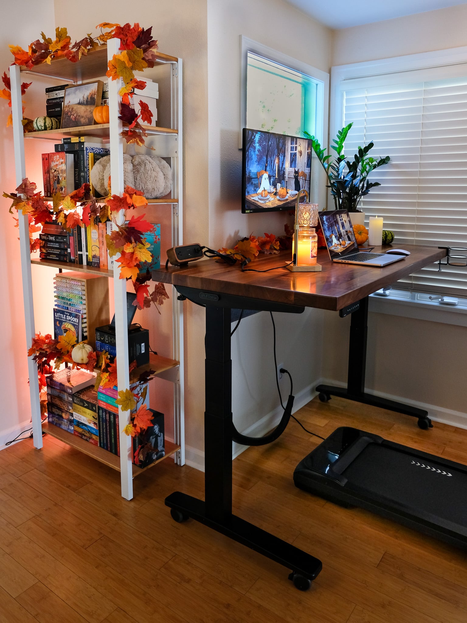 Fall Office Decor Ideas for Your Desk & Bookshelves