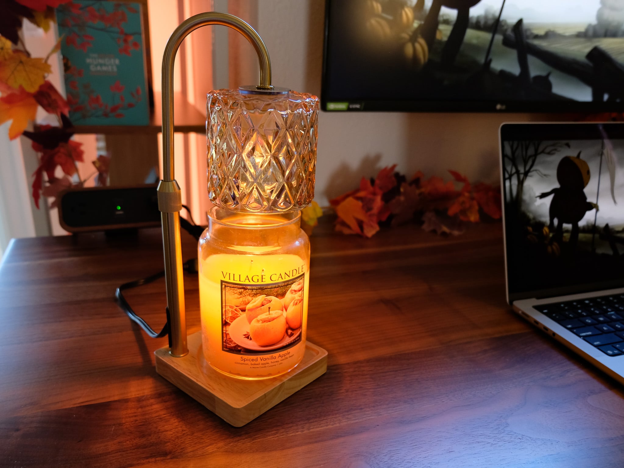 Fall Office Decor Ideas for Your Desk & Bookshelves