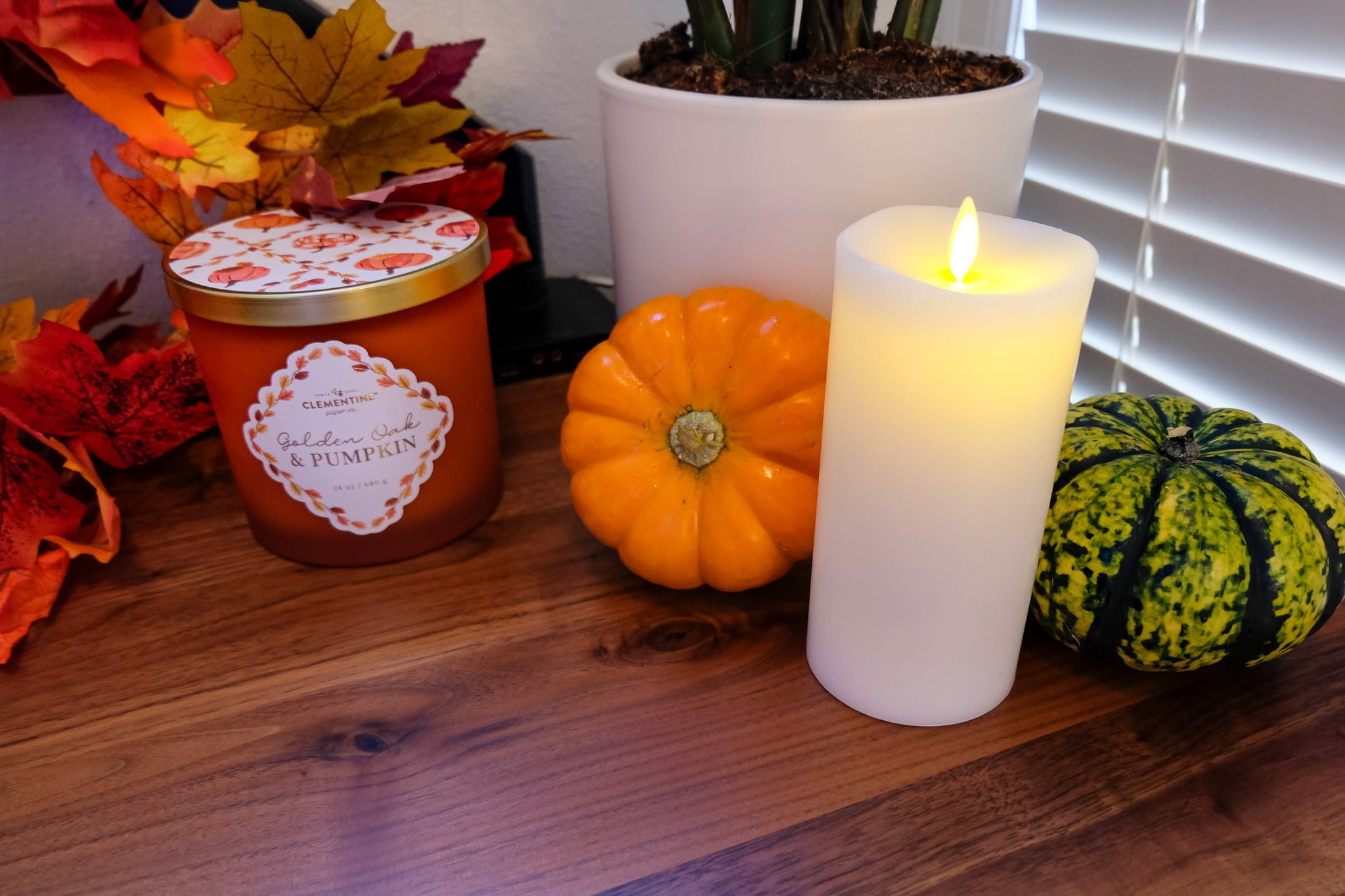 Fall Office Decor Ideas for Your Desk & Bookshelves